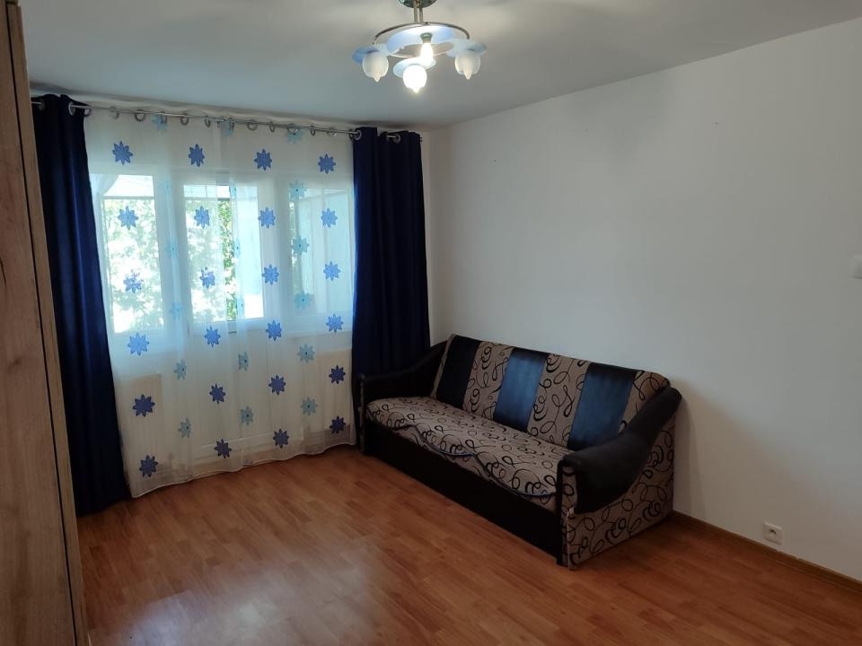 3 camere, Milcov