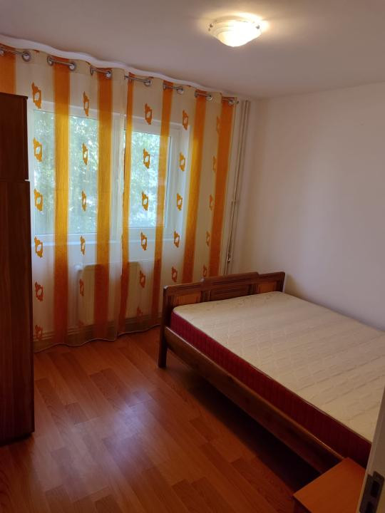 3 camere, Milcov