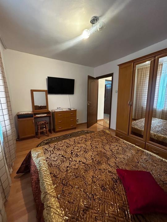 Apartament 2 camere decomandate, 9 Mai