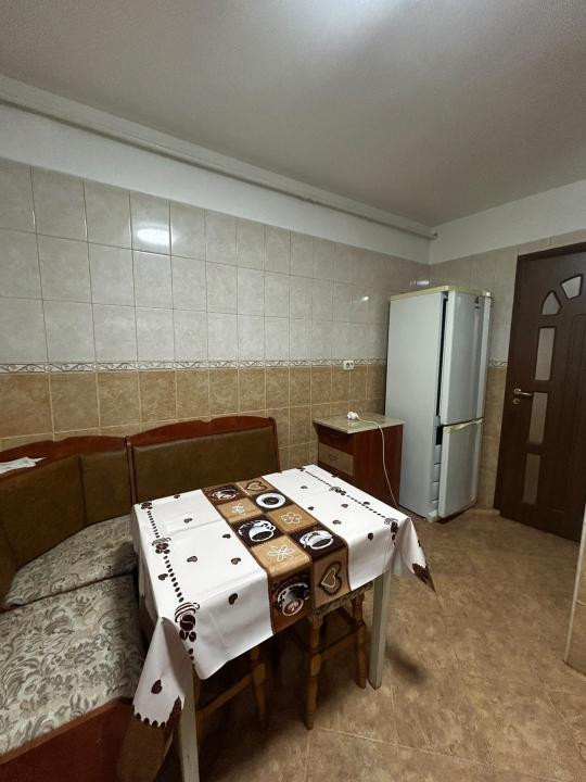 Apartament 2 camere decomandate, 9 Mai
