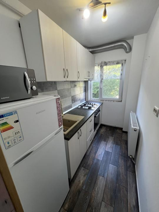 Apartament renovat, 2 camere, Universitate