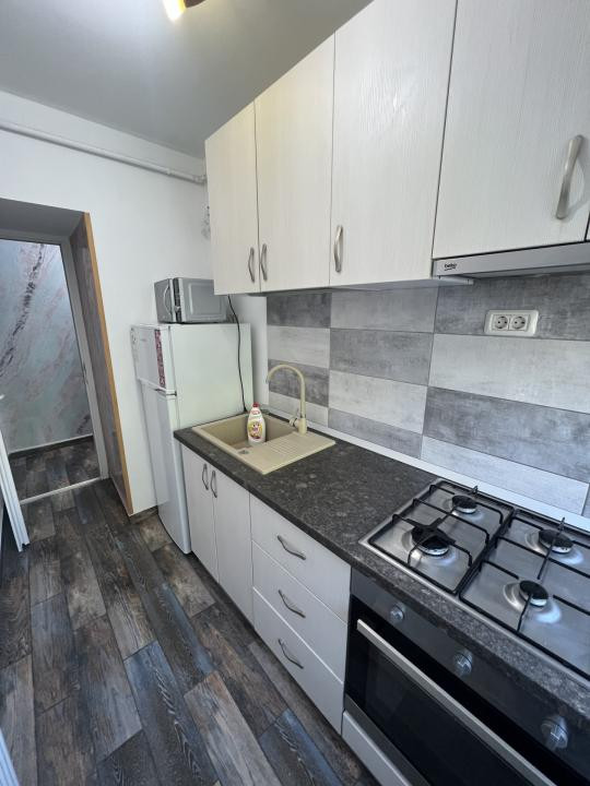 Apartament renovat, 2 camere, Universitate