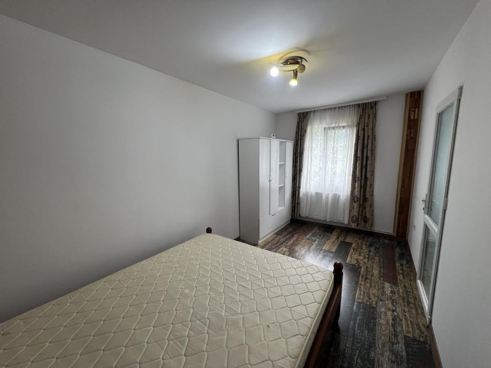 Apartament renovat, 2 camere, Universitate