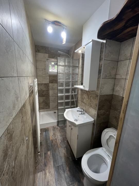 Apartament renovat, 2 camere, Universitate