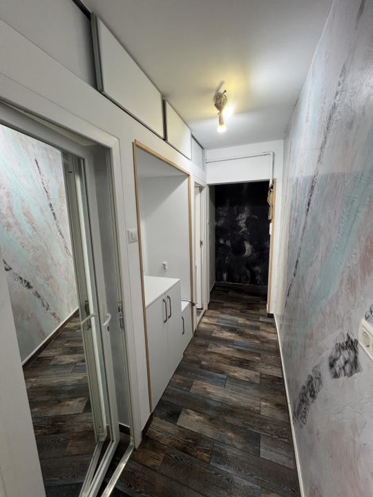 Apartament renovat, 2 camere, Universitate