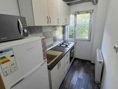 Apartament renovat, 2 camere, Universitate