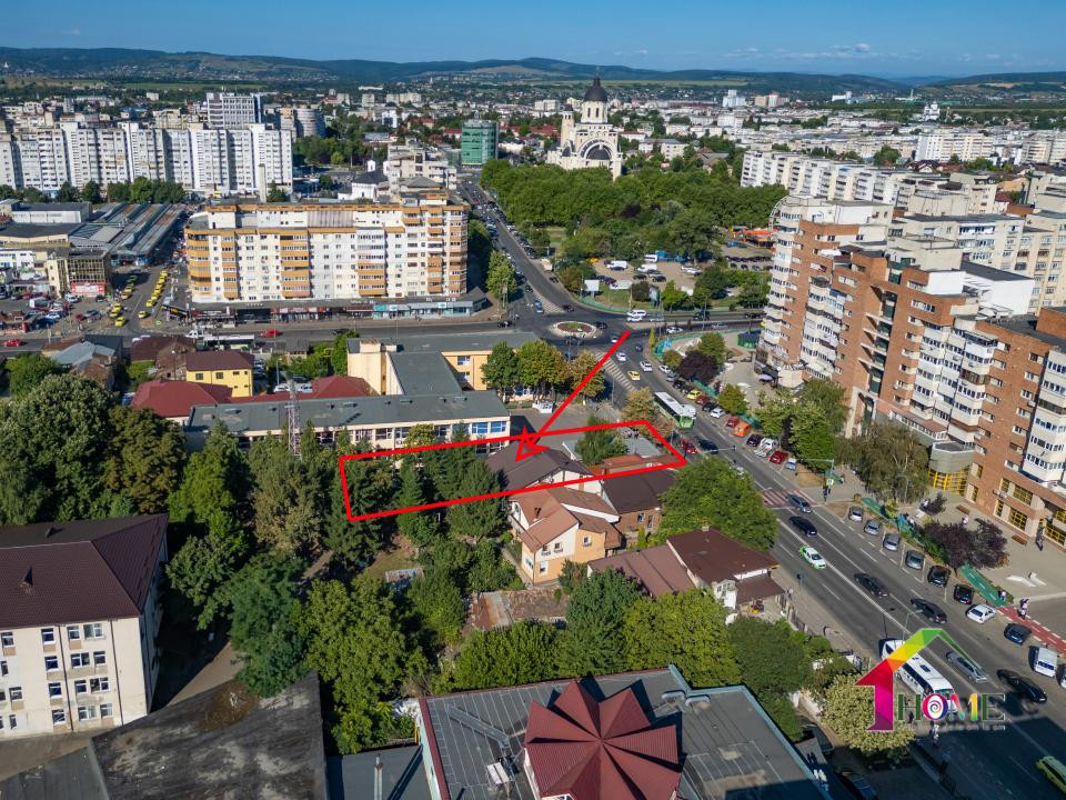  Două case în inima Bacăului.