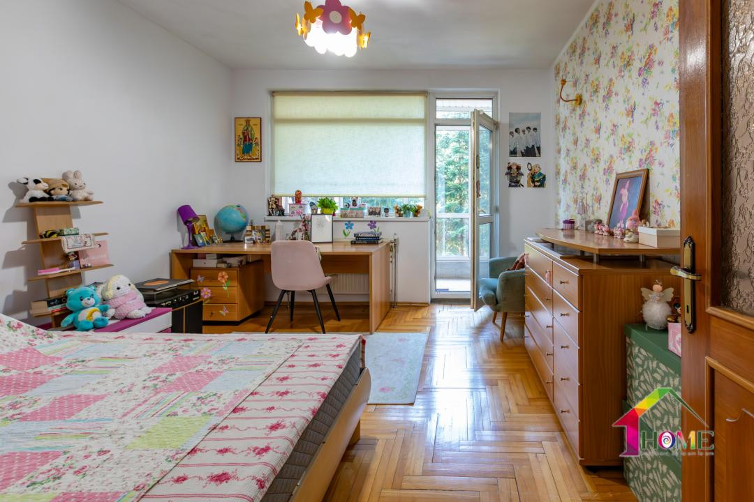  Două case în inima Bacăului.
