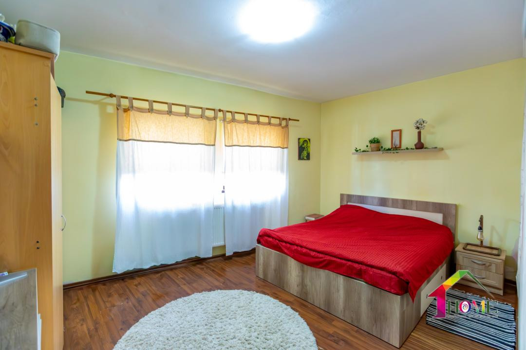  Două case în inima Bacăului.