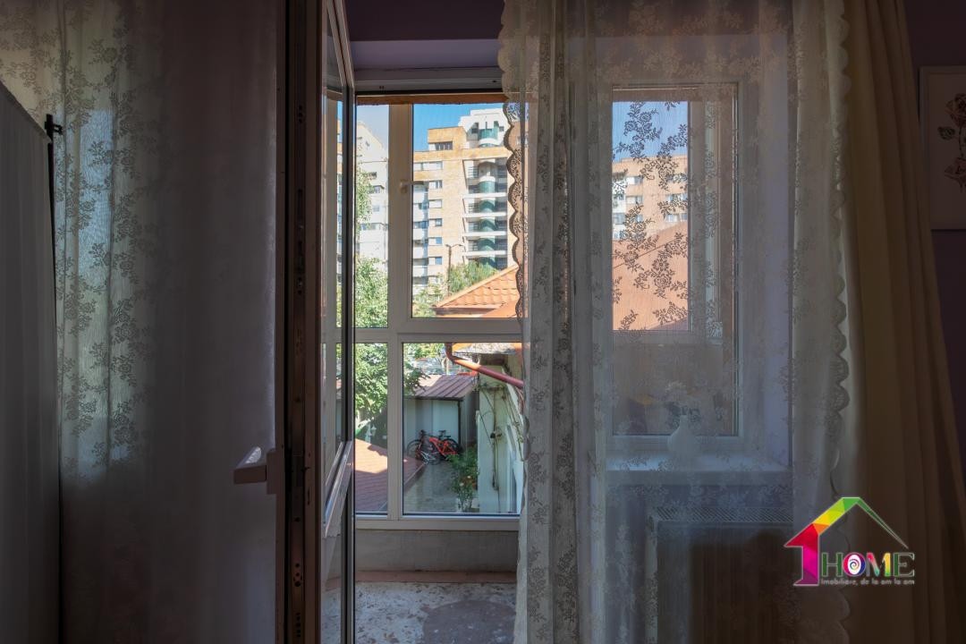  Două case în inima Bacăului.