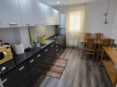 Spre închiriere | Apartament | 3 camere 