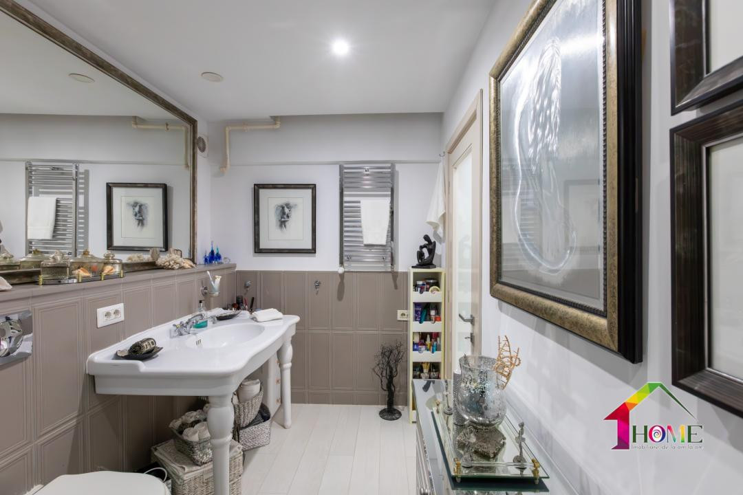 ✨APARTAMENT DEOSEBIT | 2 CAMERE | 102 MP | MOBILAT ȘI UTILAT 