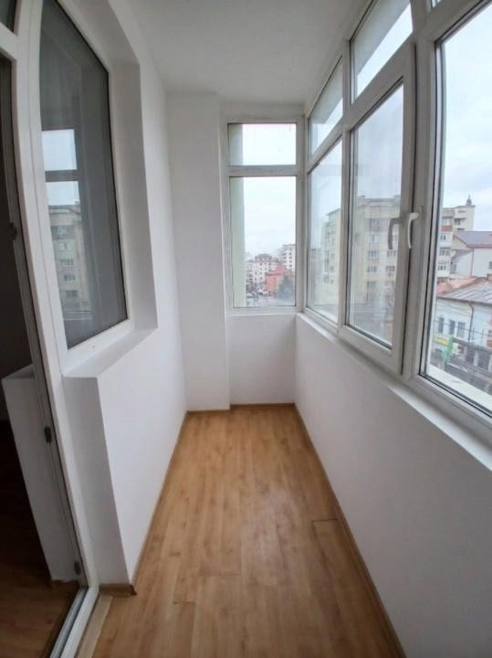 Garsoniera confort 1, Ultracentrala
