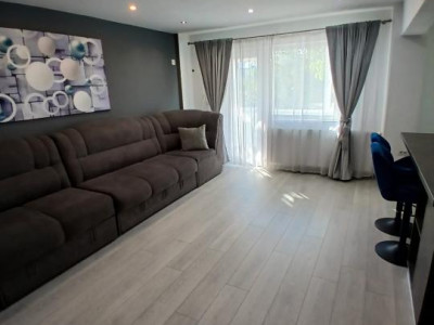 3 camere de inchiriat, Lux, zona Carrefour