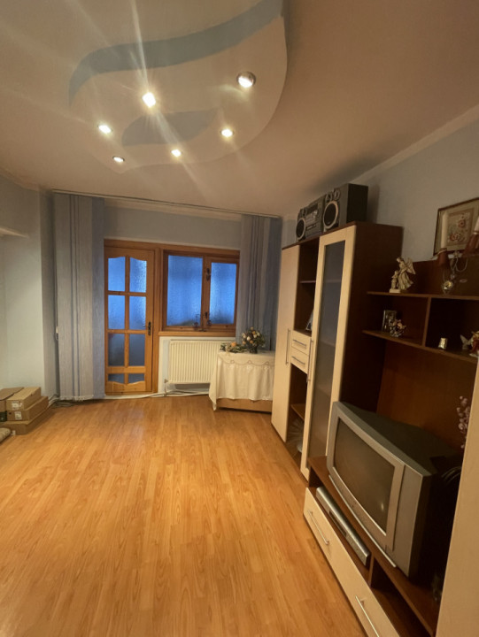 Apartament decomandat Comanesti Proprietar