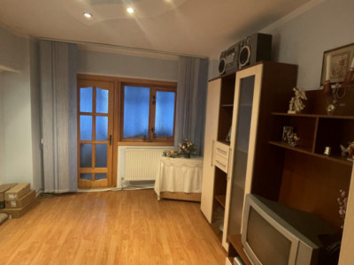Apartament decomandat Comanesti Proprietar