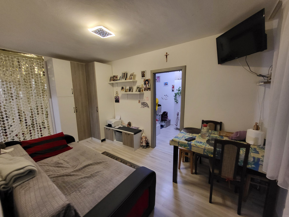 Apartament et.1 zona Cora