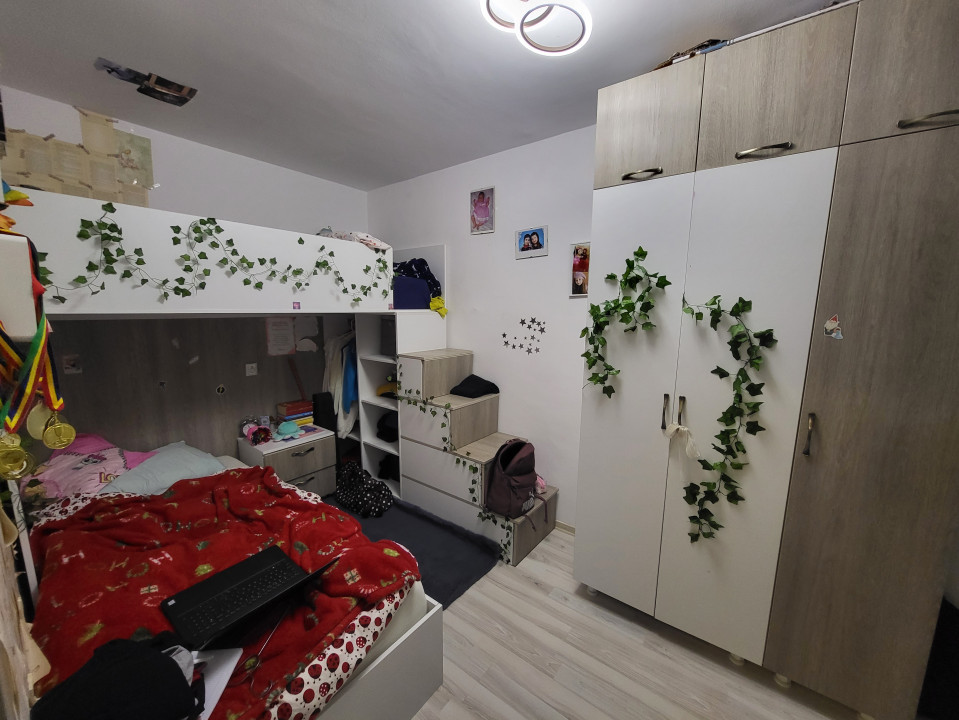 Apartament et.1 zona Cora