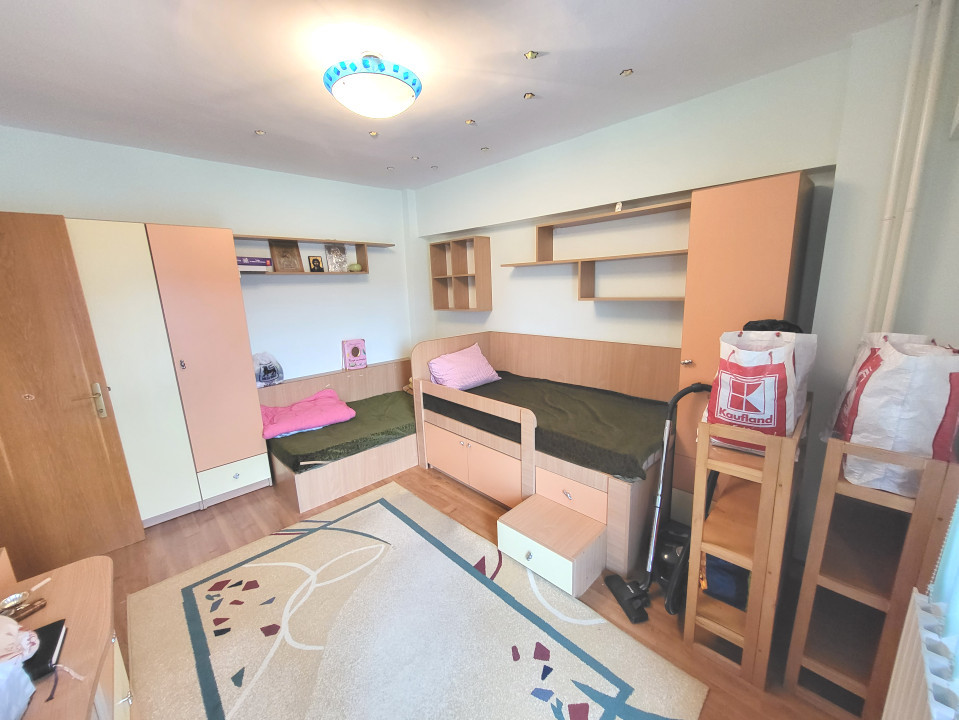 Apartament 3 camere Ultracentral Bloc Nou