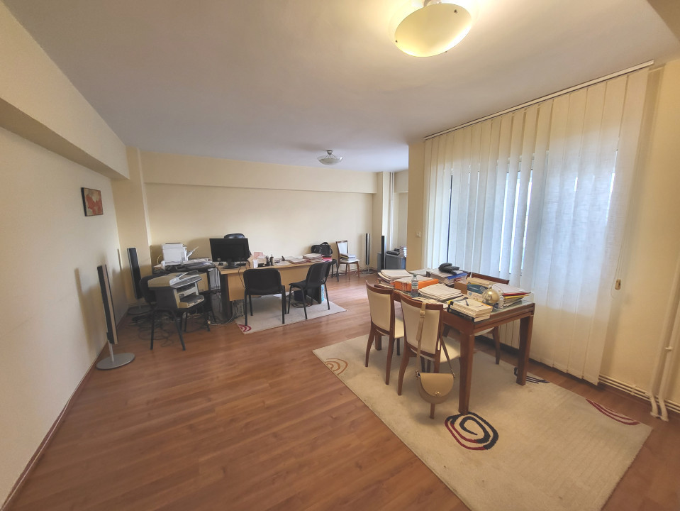 Apartament 3 camere Ultracentral Bloc Nou