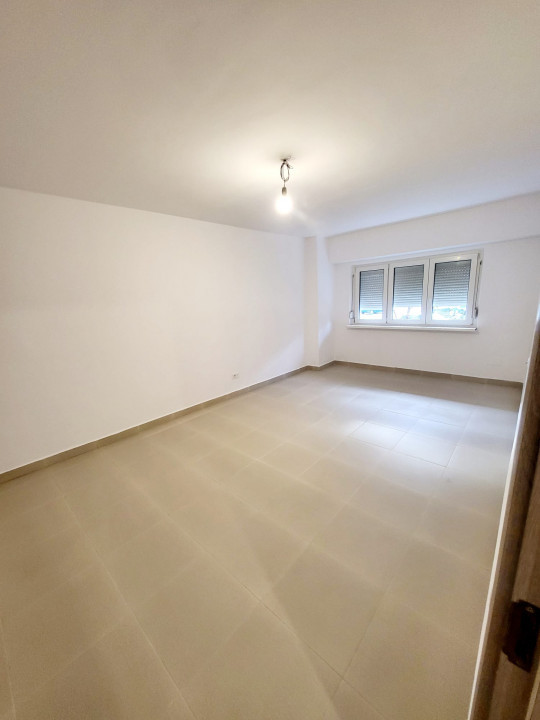 Apartament cu 3 camere dec. Stefan cel Mare