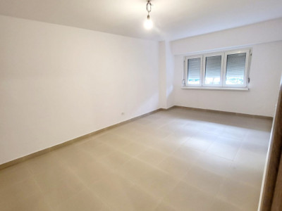 Apartament cu 3 camere dec. Stefan cel Mare