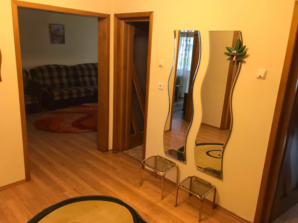 Apartament inchiriere, 3 camere decomandate, Bazinul de inot, Bacau