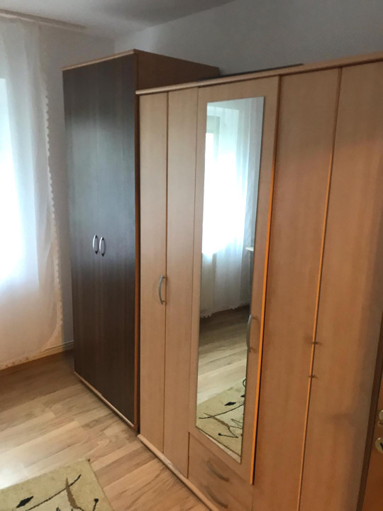 Apartament inchiriere, 3 camere decomandate, Bazinul de inot, Bacau