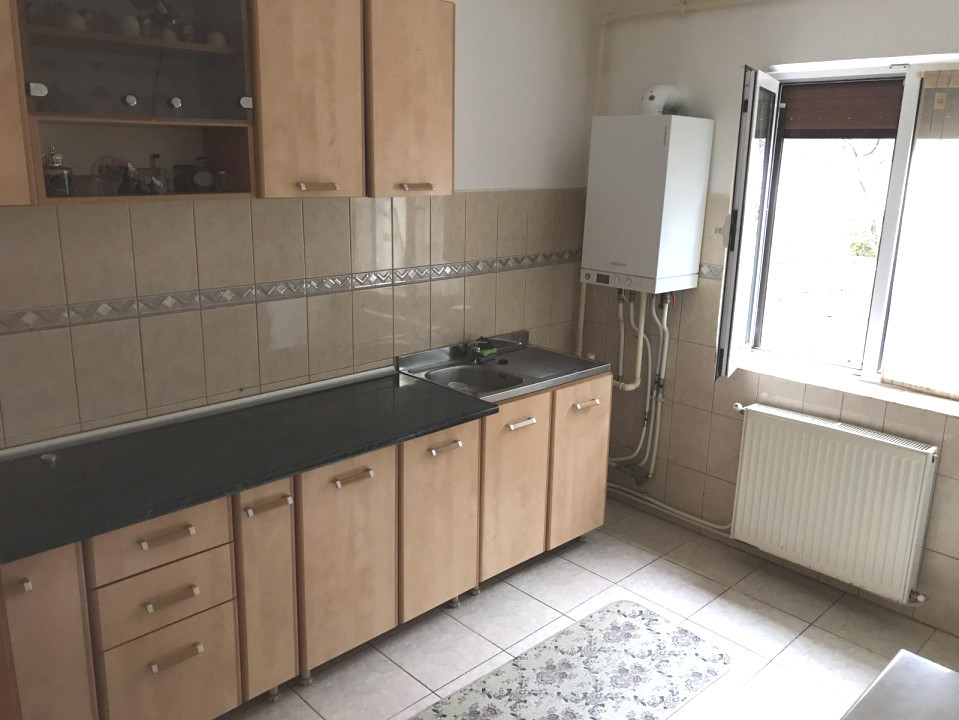 Apartament inchiriere, 3 camere decomandate, Bazinul de inot, Bacau