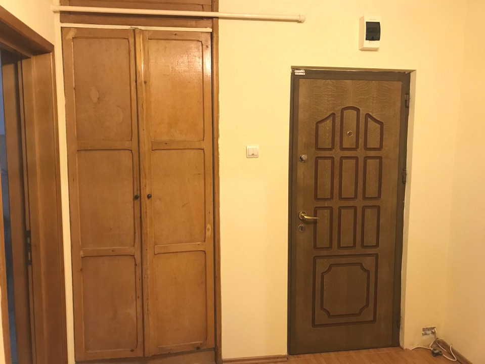 Apartament inchiriere, 3 camere decomandate, Bazinul de inot, Bacau