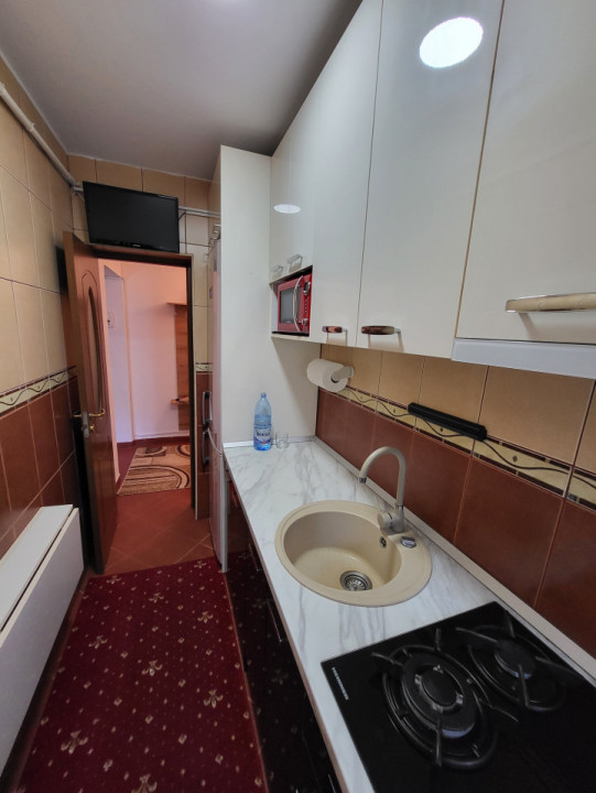 Apartament cu 3 camere str. Mioritei