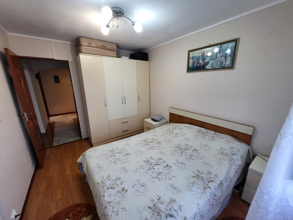 Apartament cu 3 camere zona Nord