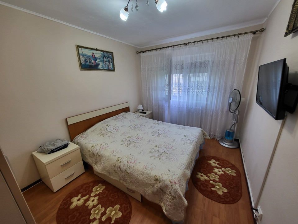 Apartament cu 3 camere zona Nord