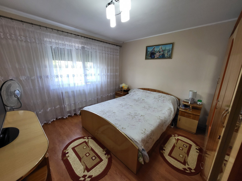 Apartament cu 3 camere zona Nord