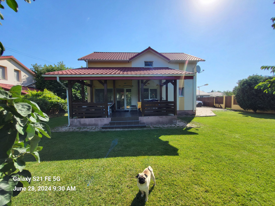 Casa Serbanesti( la 10 minute de Centrul Bacaului)