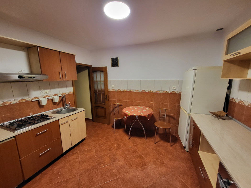 Apartament 4 camere, Ultracentral