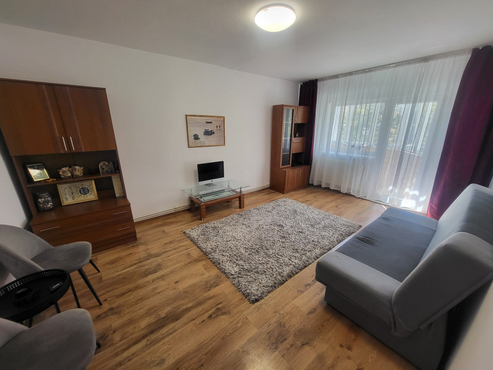 Apartament cu 3 camere zona Arena Mall