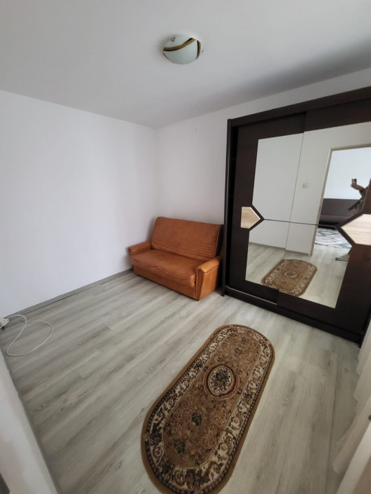 Apartament renovat, 2 camere, de inchiriat