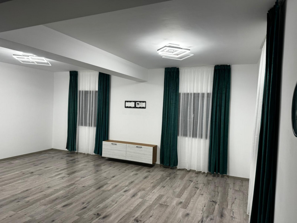 Casa 2024 cu 4 camere, terasa si curte, Sarata