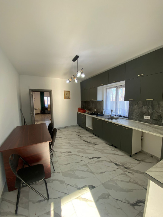 Casa 2024 cu 4 camere, terasa si curte, Sarata