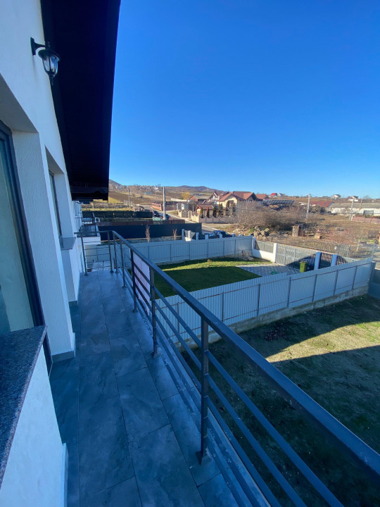 Casa 2024 cu 4 camere, terasa si curte, Sarata