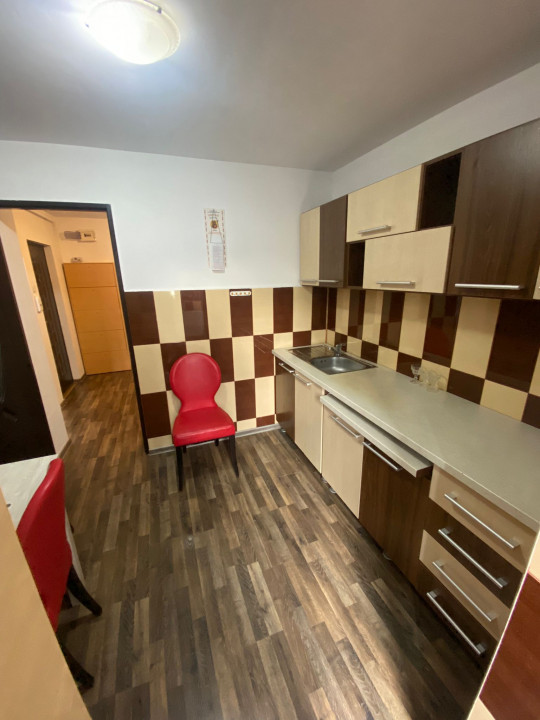 Apartament 2 camere, decomandat, Mioritei