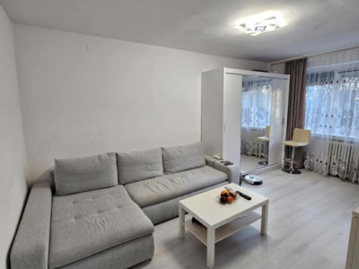Garsoniera renovata, etaj 1, Centru