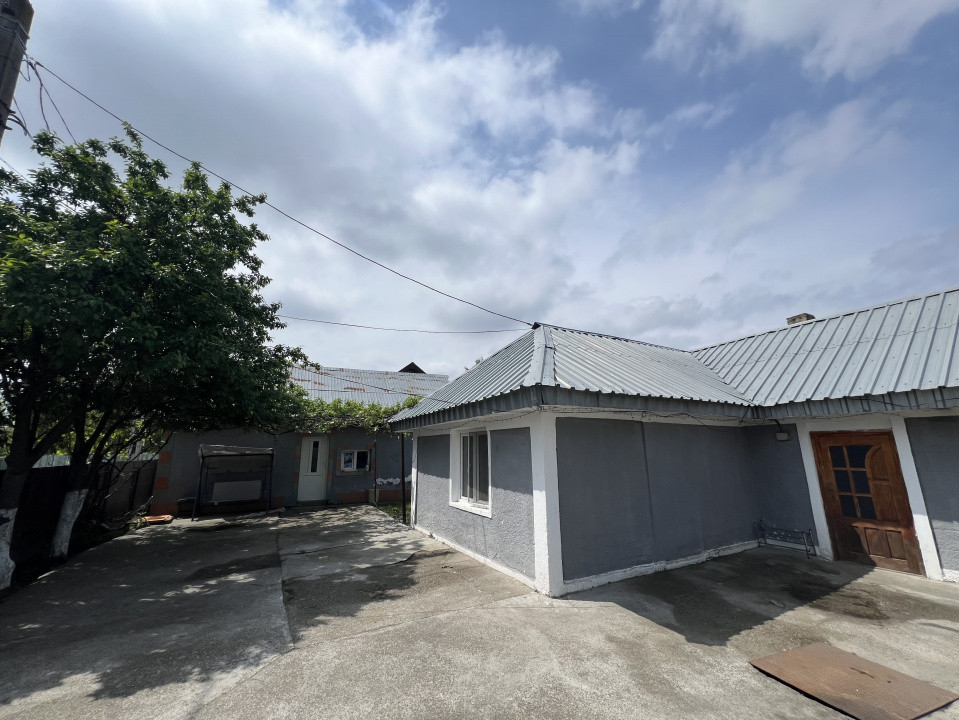 Casa 3 camere, Izvoare