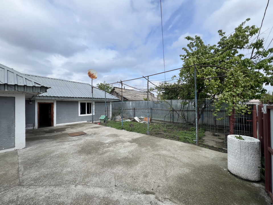 Casa 3 camere, Izvoare