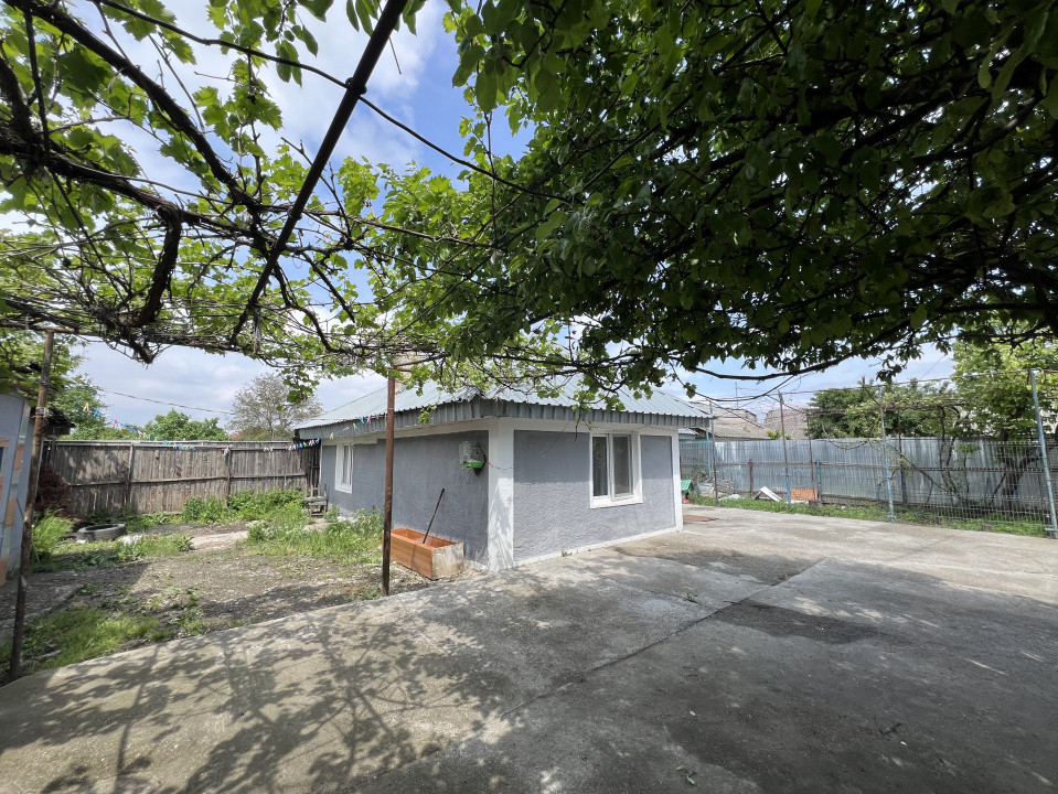 Casa 3 camere, Izvoare
