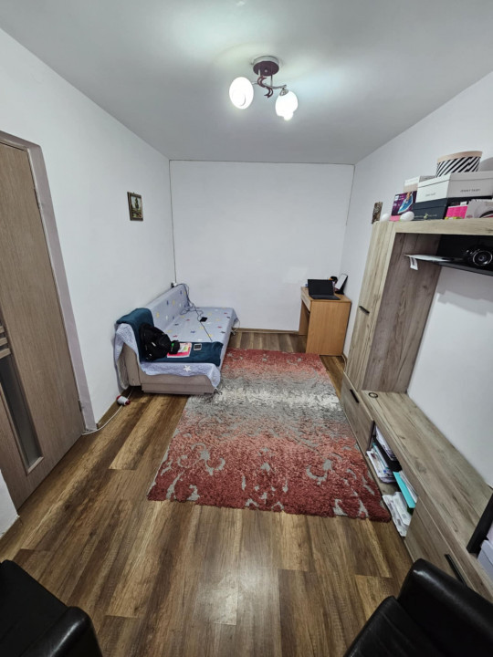 Apartament renovat, etaj 1