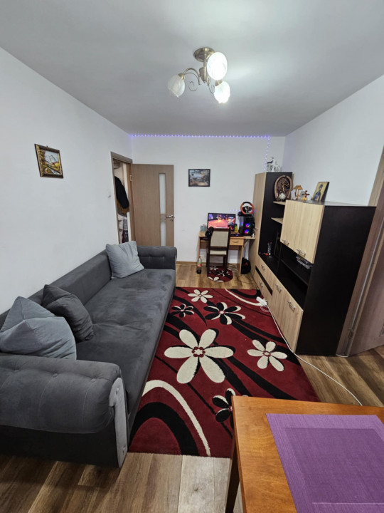 Apartament renovat, etaj 1