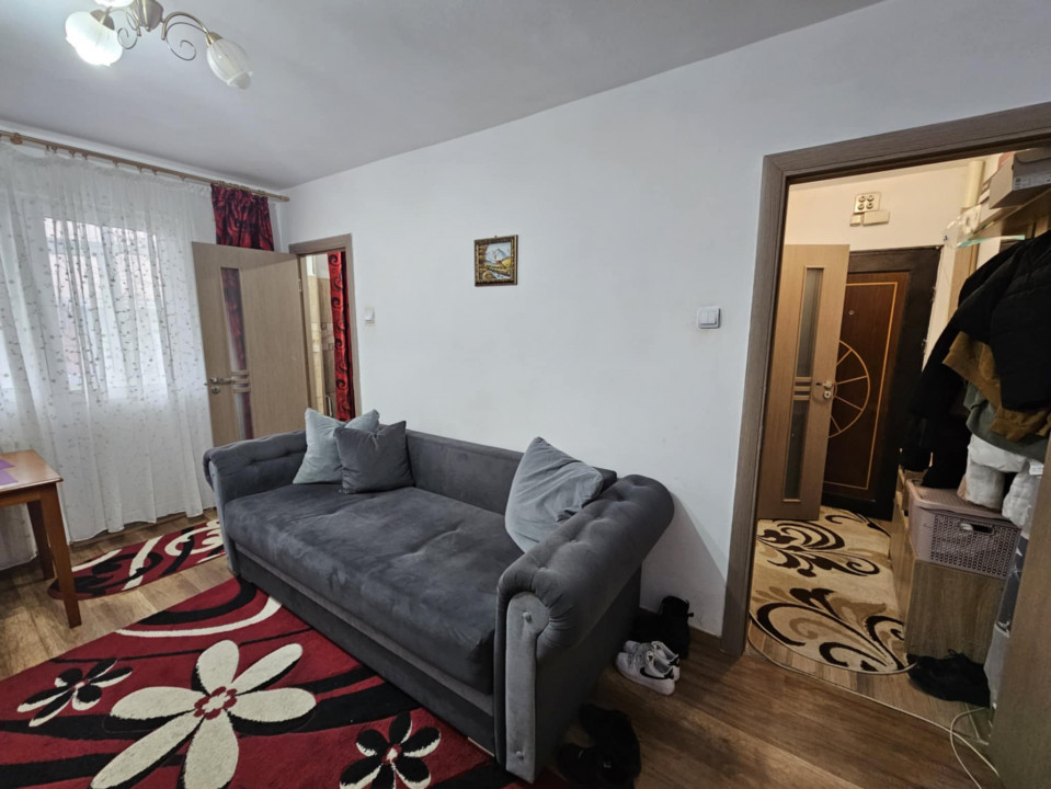 Apartament renovat, etaj 1