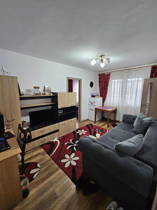 Apartament renovat, etaj 1